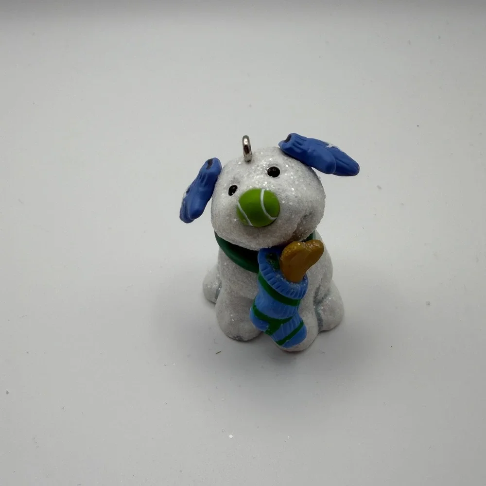 Hallmark Keepsake 2009 A Tasty Little Treat Dog Christmas Ornament Sue Tague